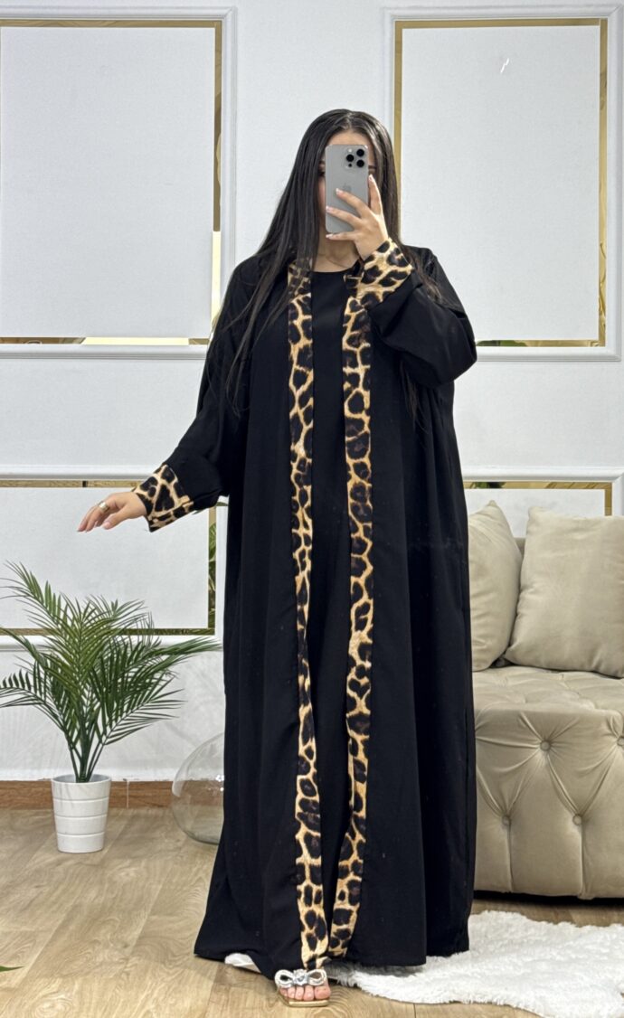 عباية نمري متكونة من قطعتين